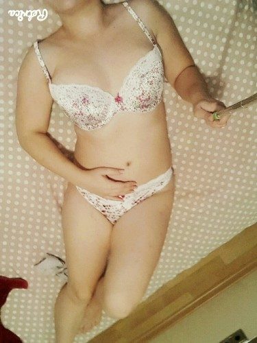 bornova escort sinem