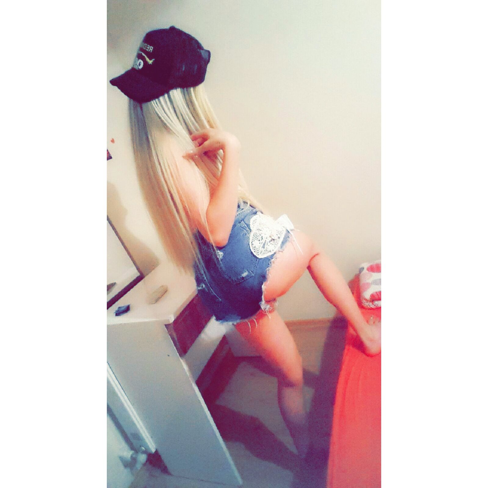 alsancak escort deril